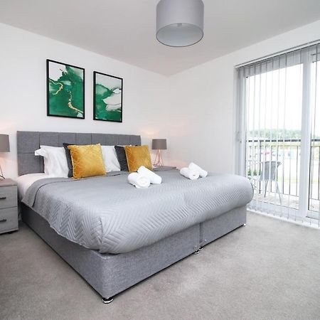 No 43 Stadium Views By Ssw - 2Br, Parking, Sleeps 4, 3Min Walk To Stadium, 10Min Drive To City Centre, Marina And Close To M4 Morriston Exterior photo
